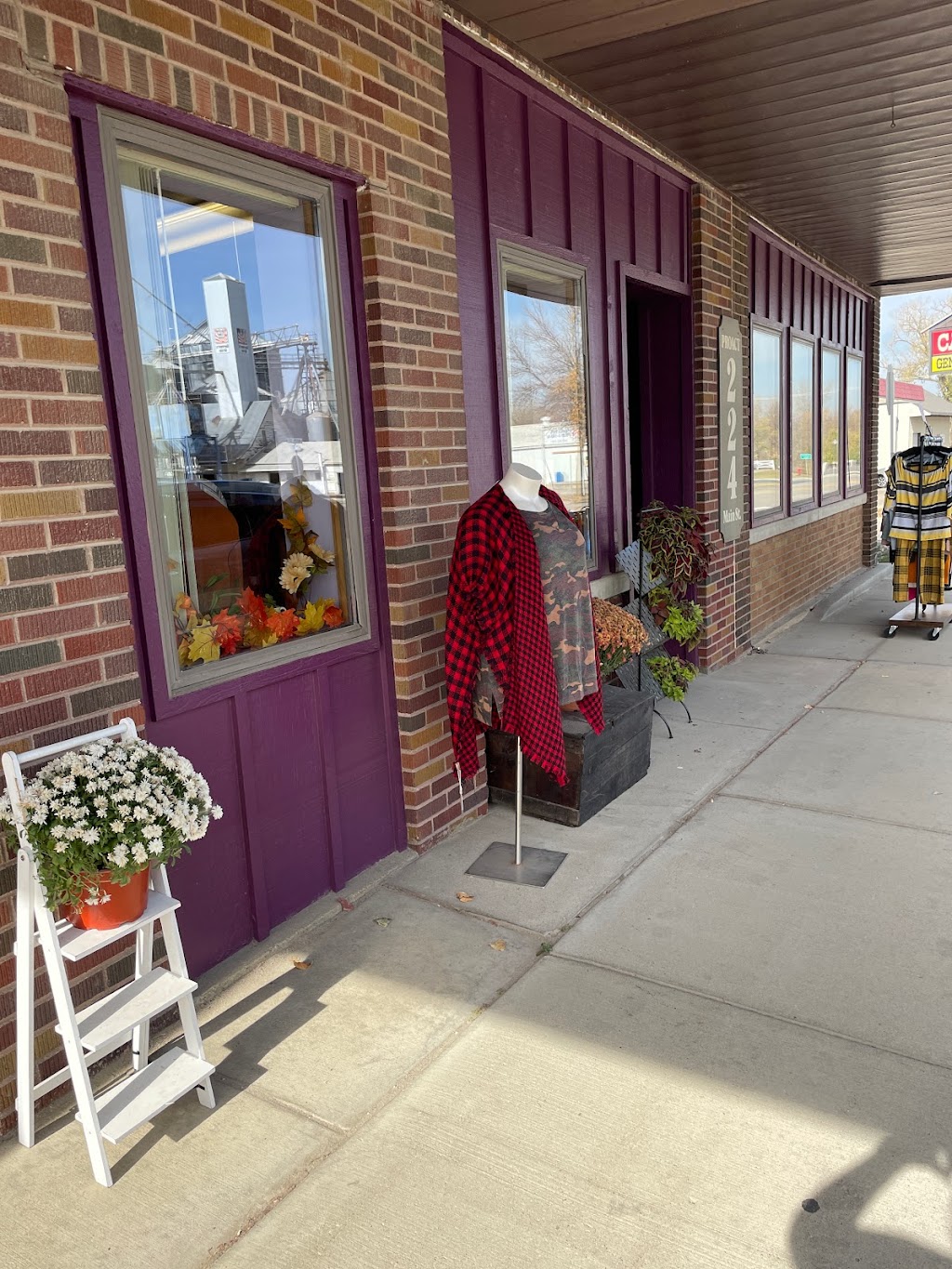 Chubby Chique Boutique | 224 S Main St, Zumbrota, MN 55992, USA | Phone: (507) 200-1112