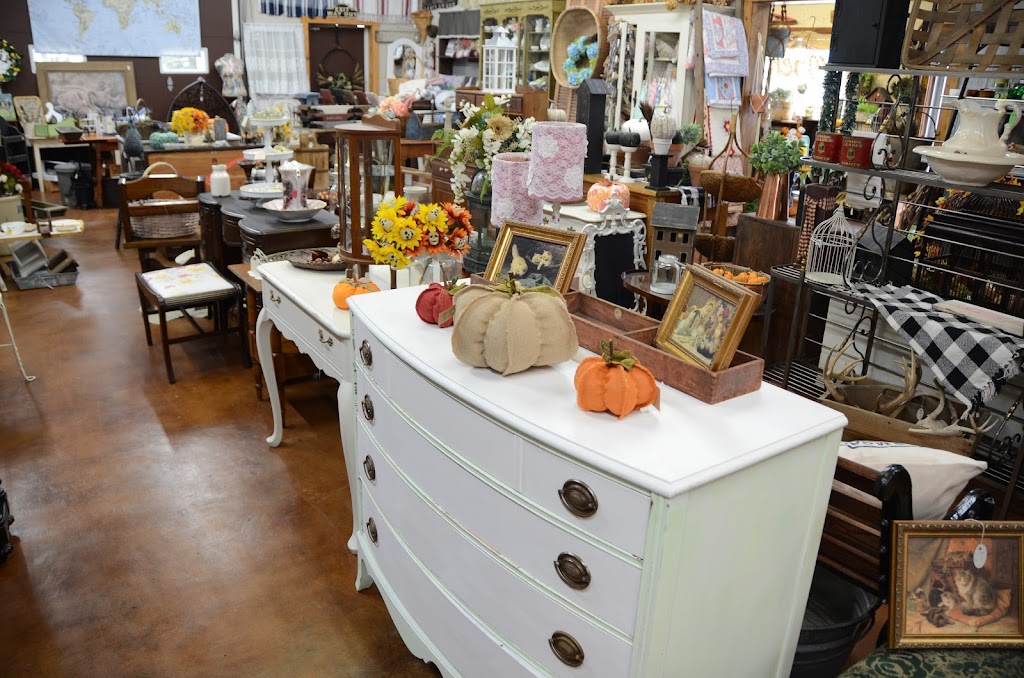 The Rustic Nail | 13350 US-50 East, Dillsboro, IN 47018, USA | Phone: (812) 584-2199