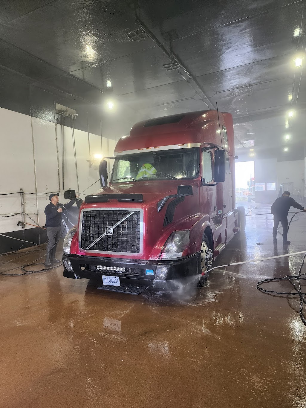 Blue Beacon Truck Wash of OKC West, OK | Exit 140, 300 S Morgan Rd I-40, Oklahoma City, OK 73128, USA | Phone: (405) 491-6224