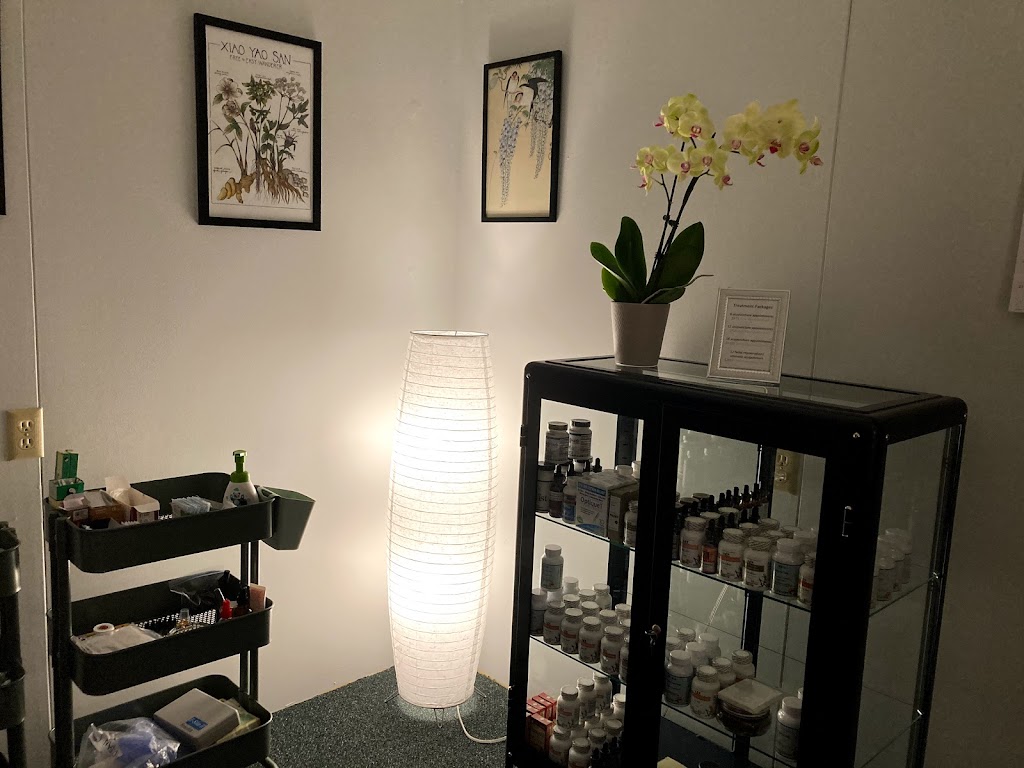 Roots to Blooms Acupuncture and Wellness | 921 Park Dr # D, Lake Geneva, WI 53147, USA | Phone: (262) 475-9661