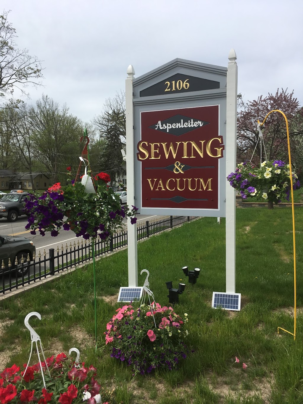 Aspenleiter Sewing & Vacuum | 2106 Five Mile Line Rd, Penfield, NY 14526, USA | Phone: (585) 442-0640