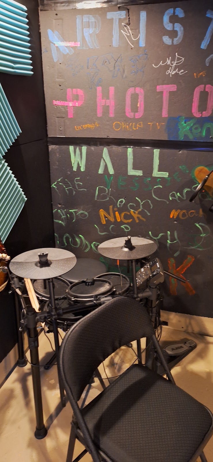 Stang Kelly Liquors | 712 W Jefferson St, Joliet, IL 60435, USA | Phone: (815) 723-1211