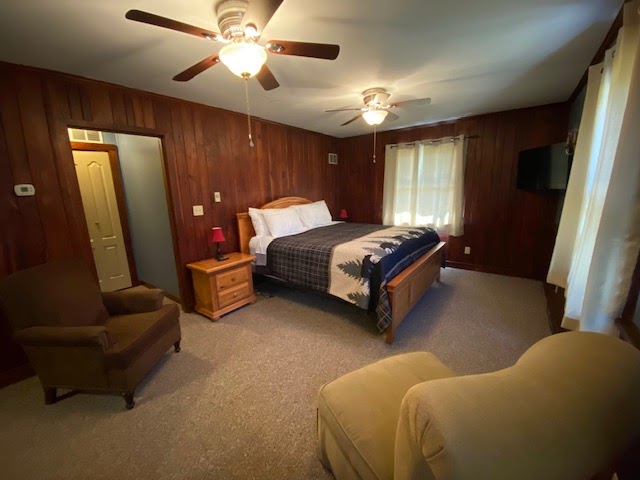 Foggy Mountain Lodge and Pub | 117 Foggy Mountain Ln, Stahlstown, PA 15687, USA | Phone: (877) 364-4968