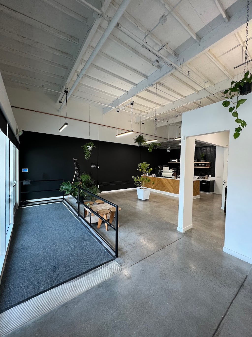 Common Room Roasters - Long Beach Coffee Roasters | 2952 E 14th St, Long Beach, CA 90804, USA | Phone: (562) 343-1041