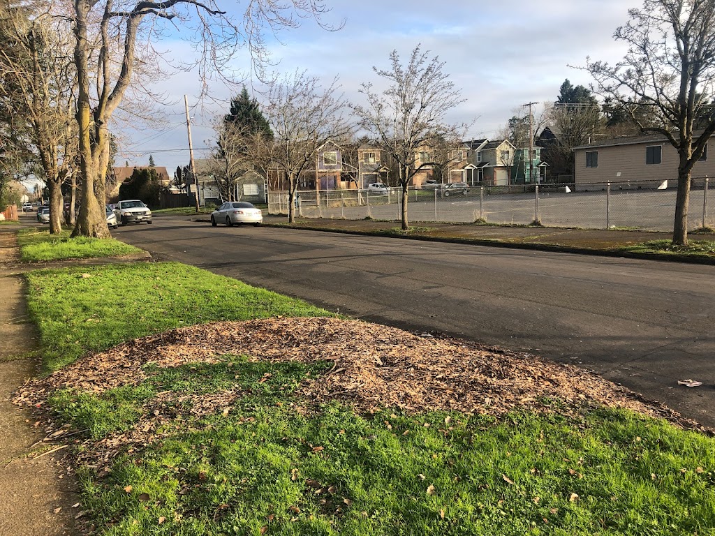 Portsmouth Community Garden | 8702 N Courtenay Ave, Portland, OR 97203, USA | Phone: (503) 823-1612