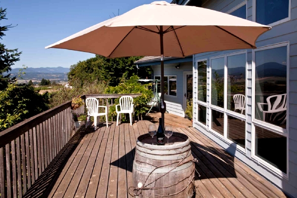 Yamhill Vineyards Bed and Breakfast | 7950 NE Cooper Ln, Yamhill, OR 97148, USA | Phone: (503) 662-3840