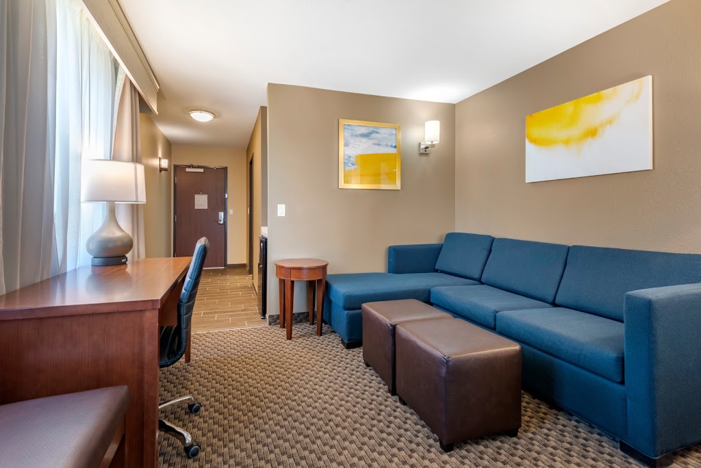 Comfort Suites Broomfield-Boulder/Interlocken | 8679 Destination Way, Broomfield, CO 80021, USA | Phone: (720) 674-2700