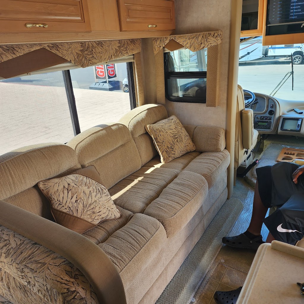 Giant RV | 9150 Benson Ave, Montclair, CA 91763, USA | Phone: (909) 413-6696