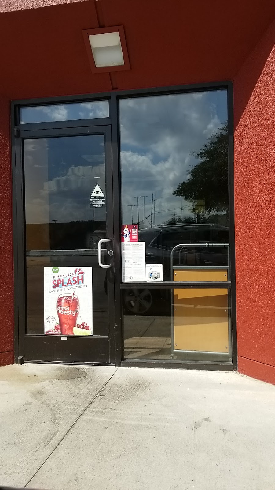 Jack in the Box | 1301 N Hampton Rd, Dallas, TX 75208, USA | Phone: (214) 941-1484