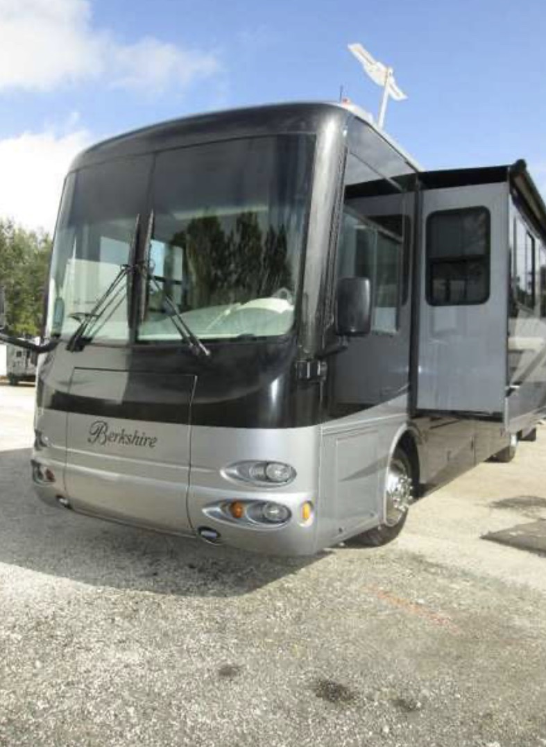 Triumph Stables and RV Rental | 9506 S 700 E, Roanoke, IN 46783, USA | Phone: (260) 433-7112