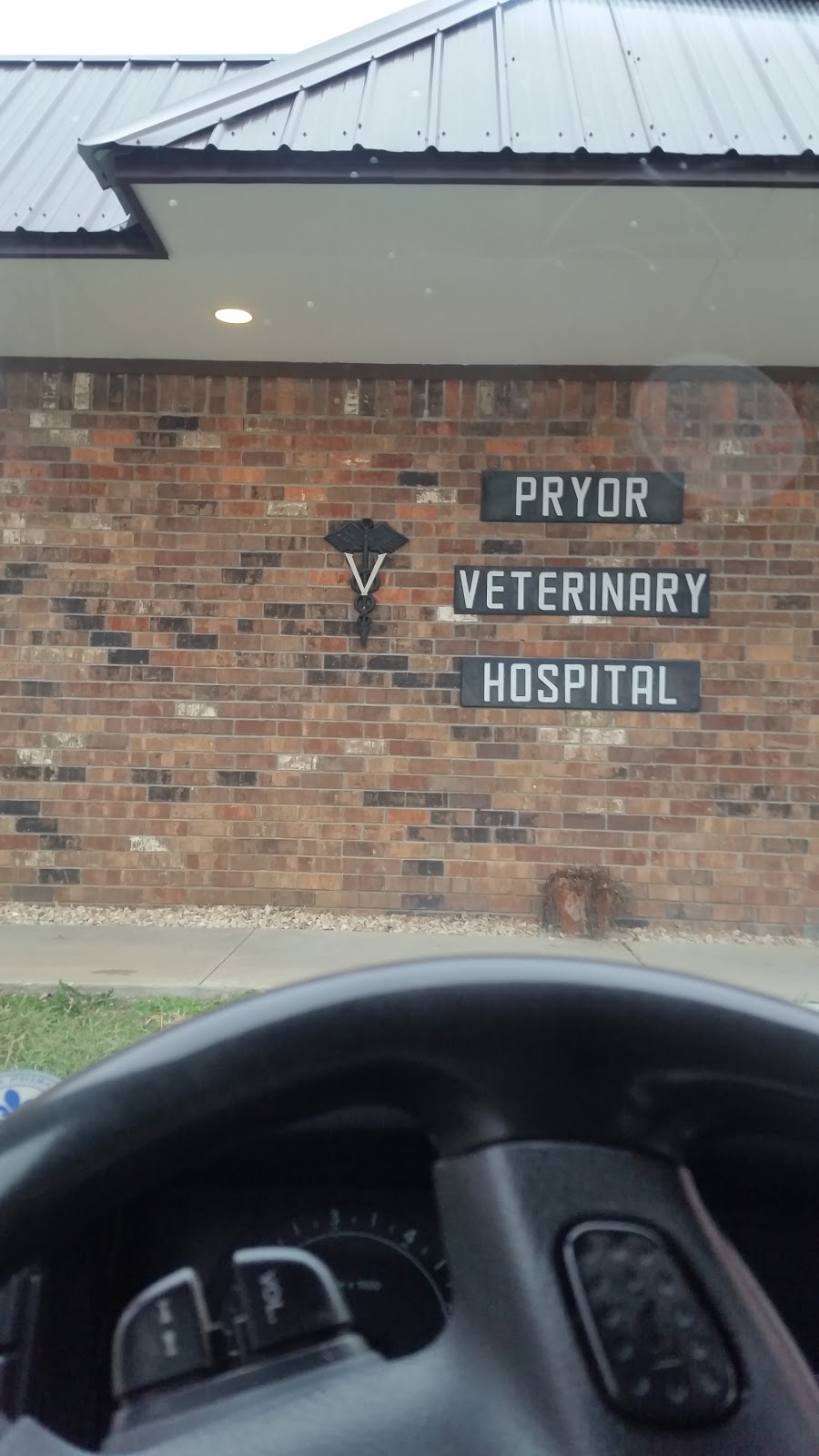 Pryor Veterinary Hospital | 1135 W Graham Ave, Pryor, OK 74361, USA | Phone: (918) 825-1717