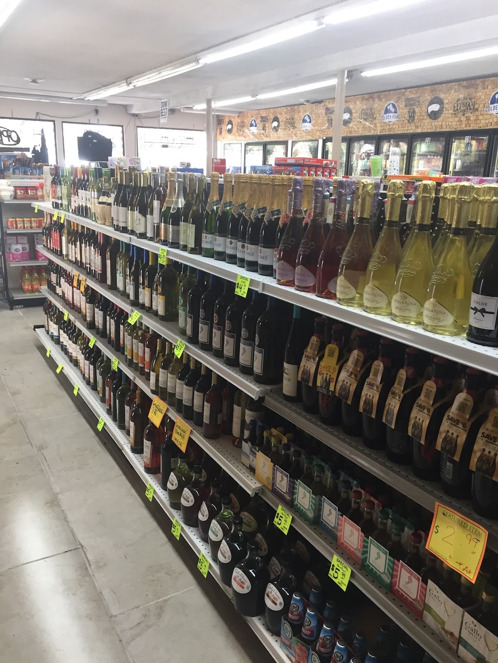Lowes Wilshire Market & Liquor | 301 N Richman Ave, Fullerton, CA 92832, USA | Phone: (714) 768-3534