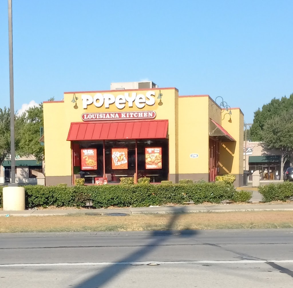 Popeyes Louisiana Kitchen | 3748 S Carrier Pkwy, Grand Prairie, TX 75052, USA | Phone: (972) 266-8818