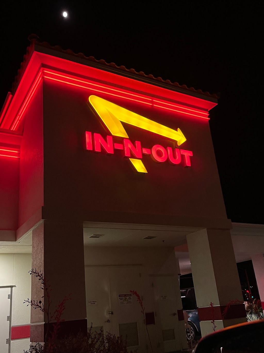 In-N-Out Burger | 11545 N Oracle Rd, Oro Valley, AZ 85755, USA | Phone: (800) 786-1000