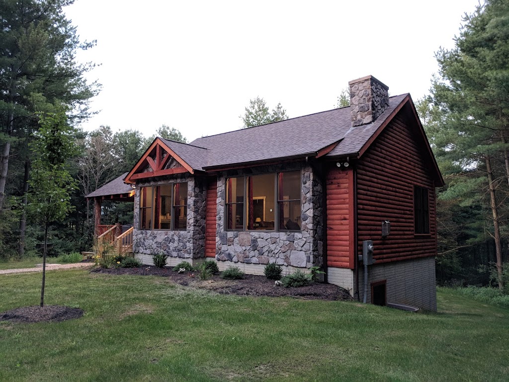 Evergreen Cabin (Chalets Hocking Hills) | 16524 Log Home Rd, Laurelville, OH 43135, USA | Phone: (740) 385-6517