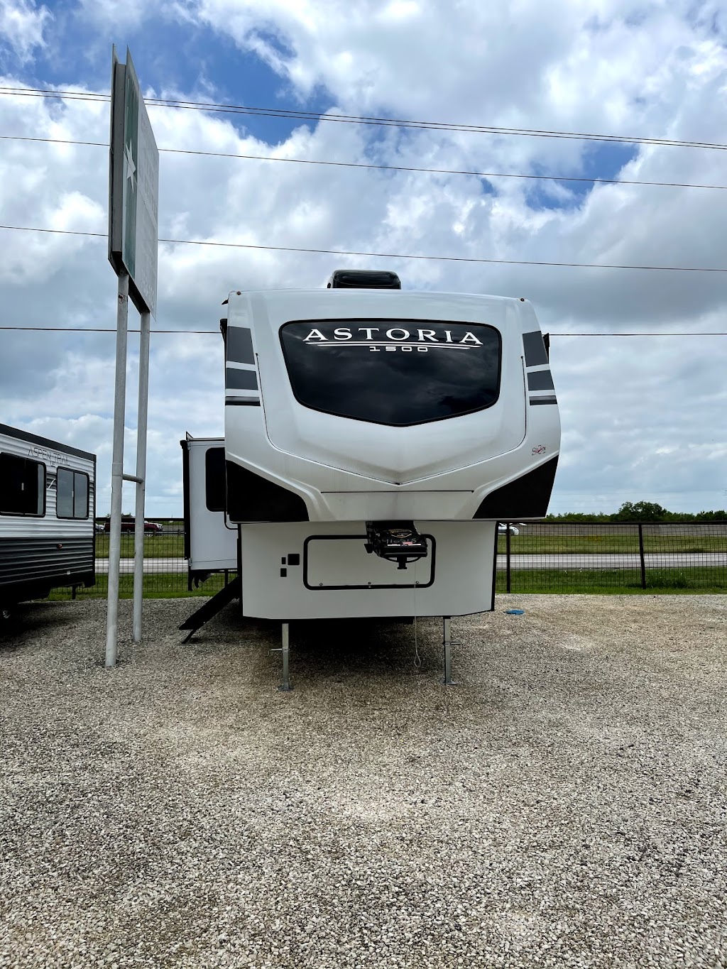 Country Tyme RV | 4700 N IH-35 Exit 268 North Bound-266 South Bound, Georgetown, TX 78626, USA | Phone: (512) 763-1024