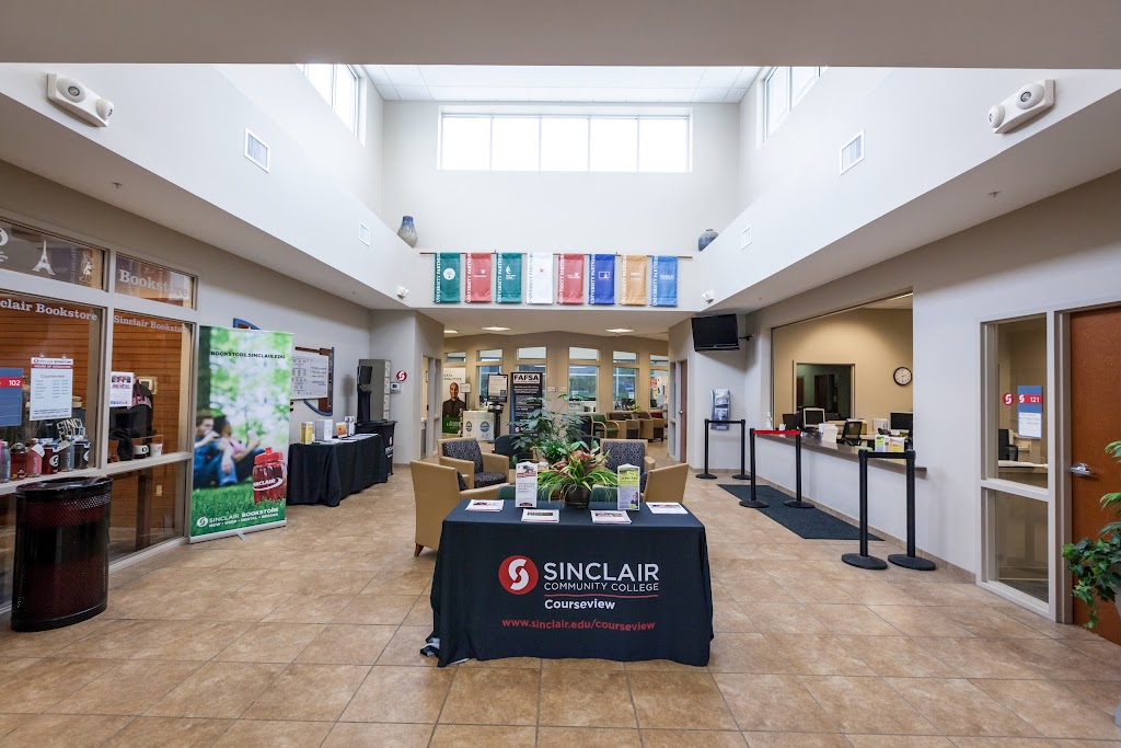 Sinclair Community College: Mason Regional Center | 5386 Courseview Dr, Mason, OH 45040, USA | Phone: (513) 339-1212