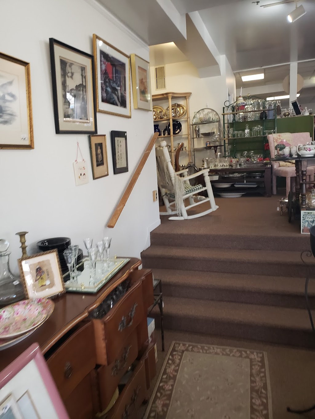 Fantastic Finds | 400 King St # 6, Chappaqua, NY 10514, USA | Phone: (914) 238-9200