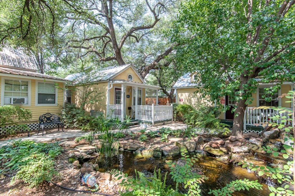 The Cottage Collection and Pomegranate House | 1002 W Pearl St, Granbury, TX 76048, USA | Phone: (719) 641-8650