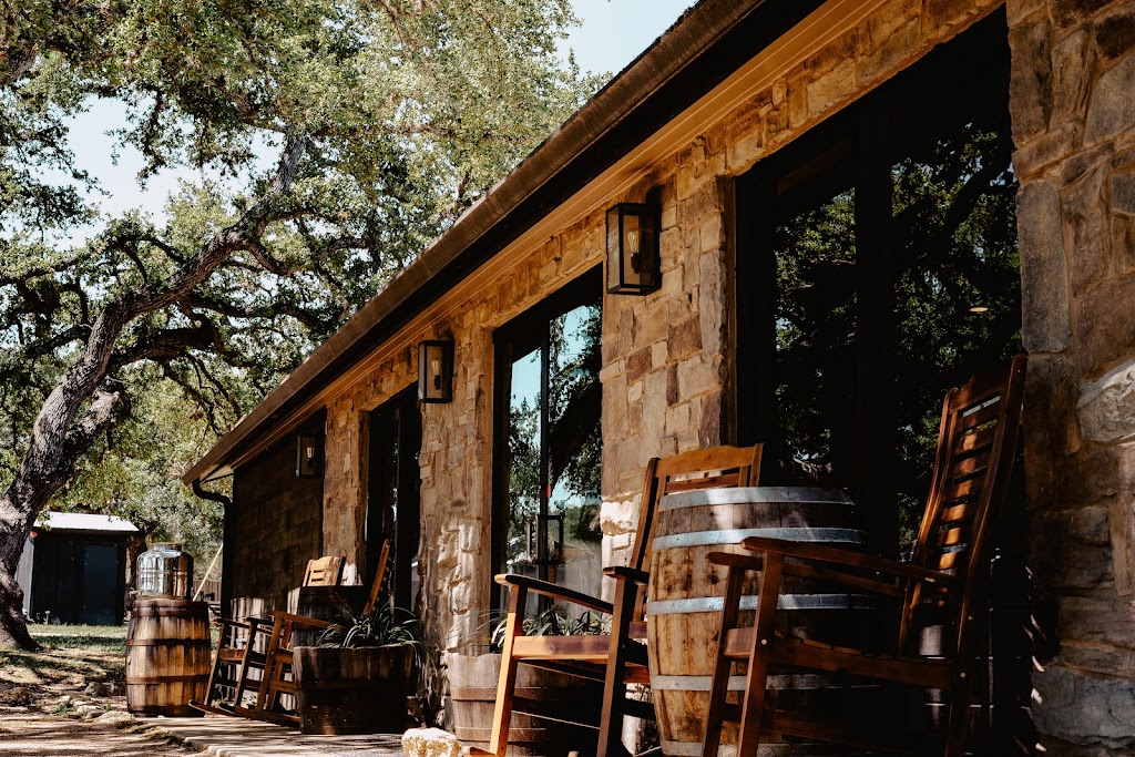 Alices Restaurant at Treaty Oak Distilling | 16604 Fitzhugh Rd, Dripping Springs, TX 78620, USA | Phone: (512) 400-4023