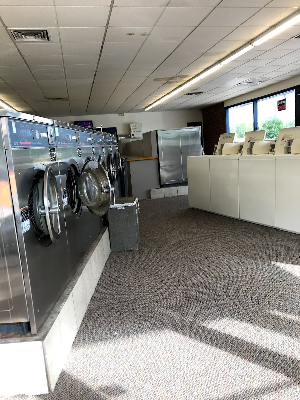 Macarthur Laundry | 1922 W MacArthur Rd, Wichita, KS 67217, USA | Phone: (316) 522-6461