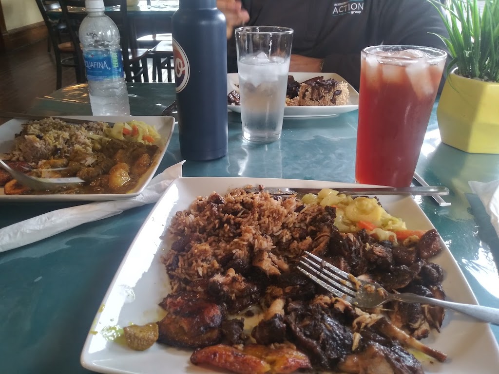 Dalia’s Caribbean Kitchen | 832 Elm St, Youngstown, OH 44505, USA | Phone: (330) 951-3556