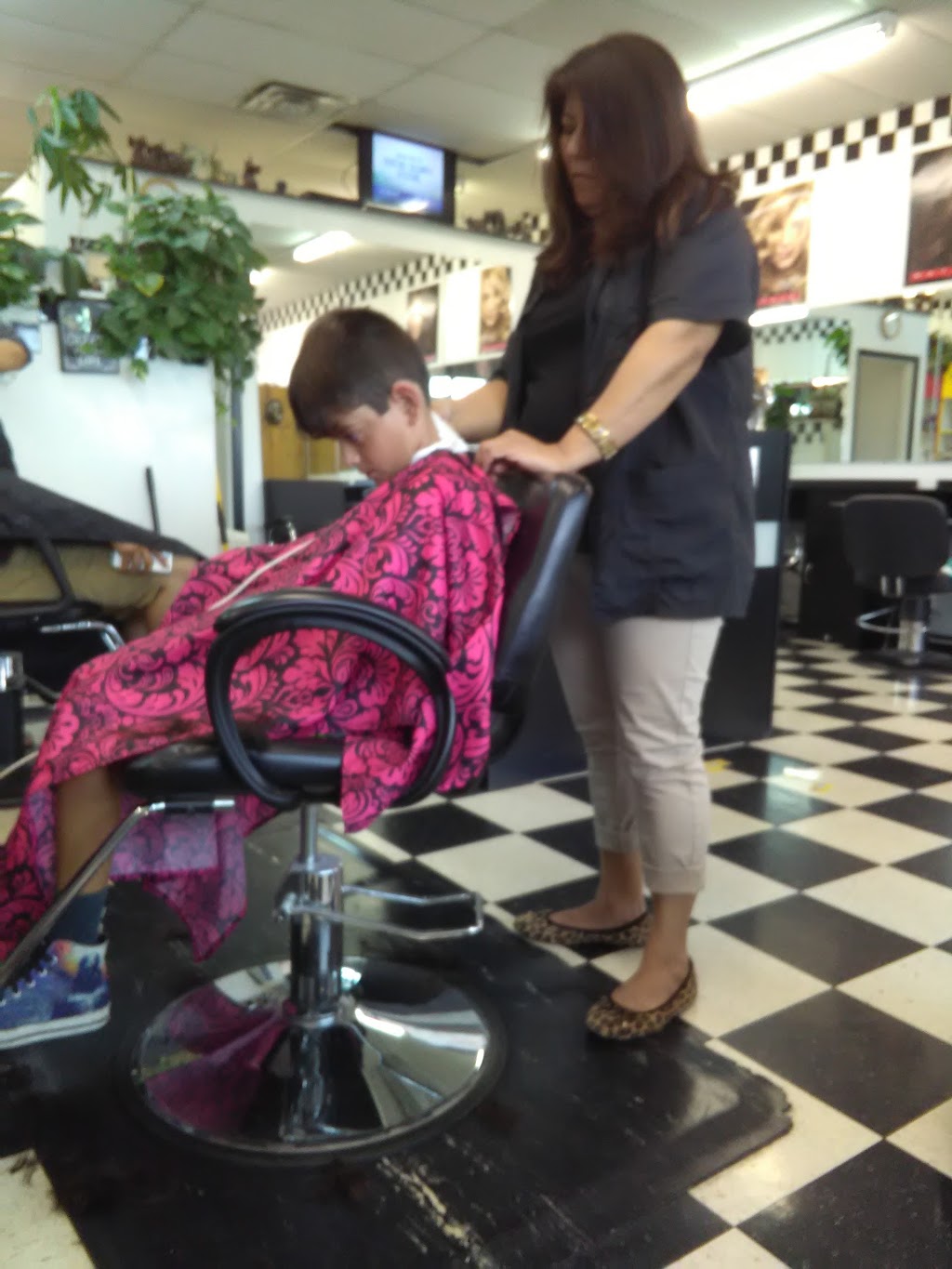 Best Cuts | 715 W Henderson St # A, Cleburne, TX 76033, USA | Phone: (817) 556-0102