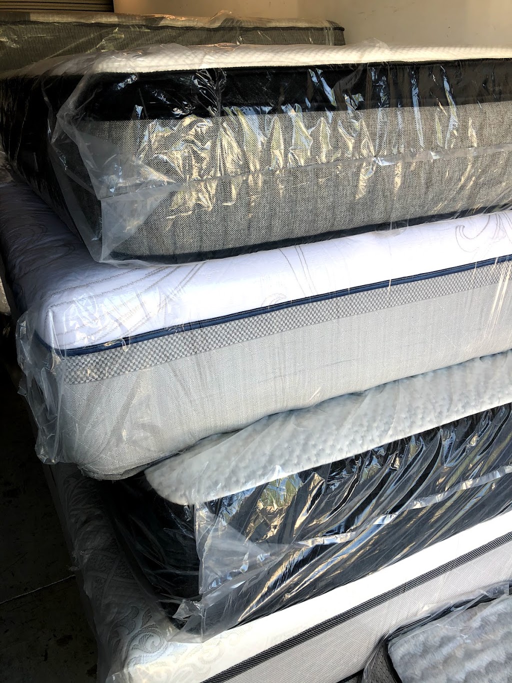 Mattress and Furniture Market Outlet | 317 E Washington St Unit G, Minneola, FL 34715, USA | Phone: (407) 340-3751