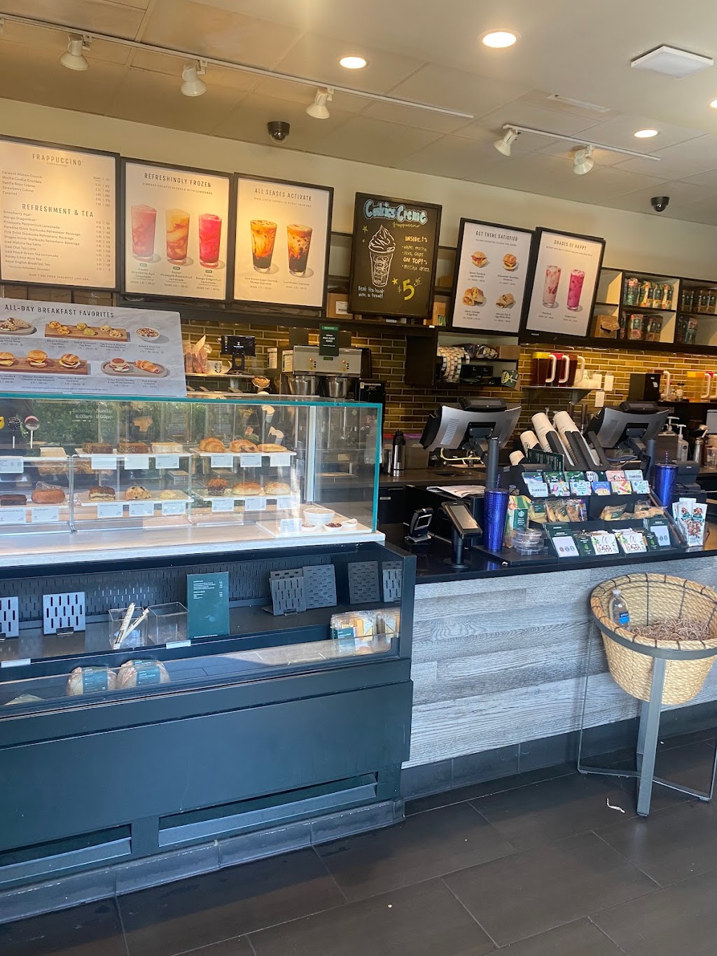 Starbucks | 3995 Alton Pkwy, Irvine, CA 92606, USA | Phone: (949) 553-0071