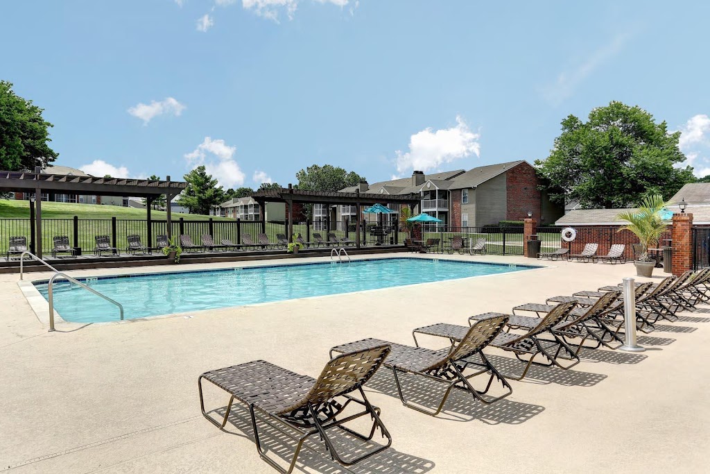 Williamsburg by ARIUM Apartments | 1 Williamsburg Dr, Hendersonville, TN 37075, USA | Phone: (615) 398-6965