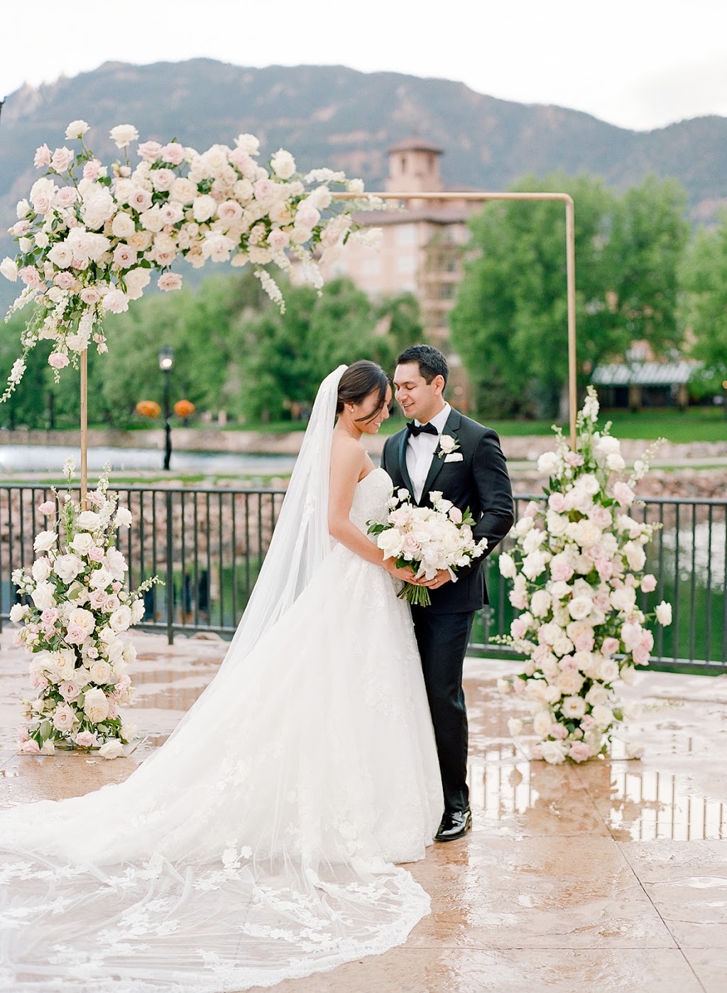 Southern Charm Wedding and Events | 1374 15th St, Penrose, CO 81240, USA | Phone: (719) 360-1711