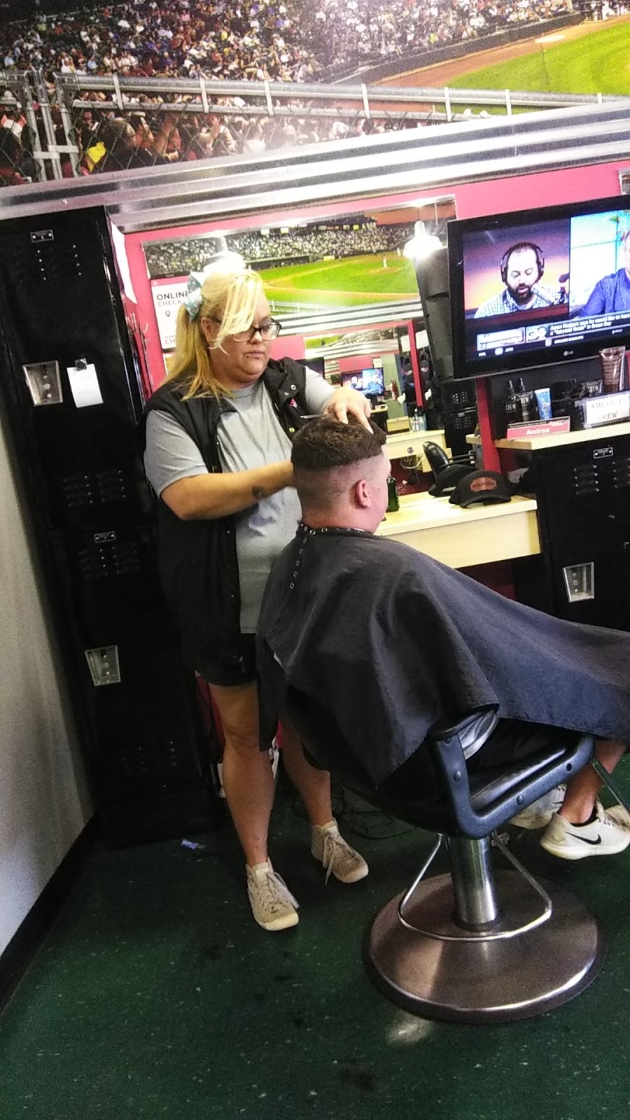 Sport Clips Haircuts of Spring Hill | 1007 Crossings Blvd, Spring Hill, TN 37174, USA | Phone: (931) 486-0774