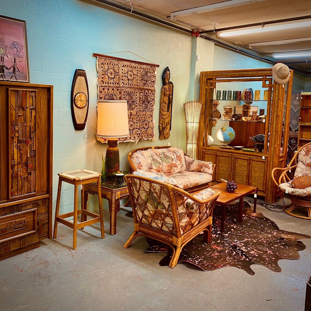 Mid Mod Crisis Vintage Furniture | 1126 S Main St, Las Vegas, NV 89104, USA | Phone: (702) 860-7127