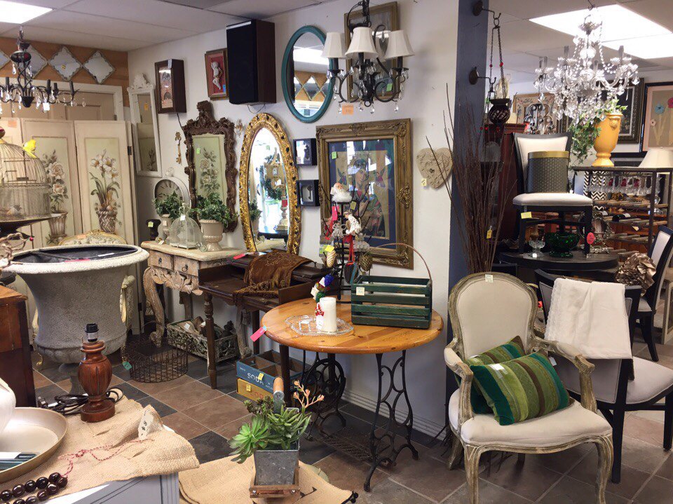 3 Vintage Chicks | 13012 N Cave Creek Rd, Phoenix, AZ 85022, USA | Phone: (602) 237-5386