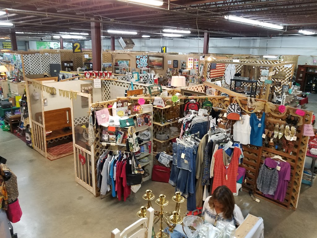 Gardendale Flea Mall & Antique Center | 2405 Decatur Hwy, Gardendale, AL 35071, USA | Phone: (205) 631-7451