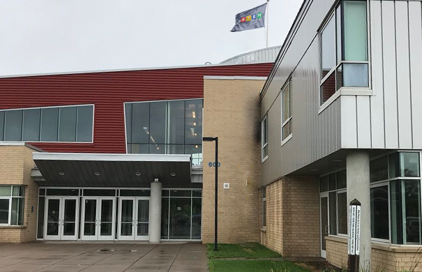 E-STEM Middle School (St. Paul Public School District) | 600 Weir Dr, Woodbury, MN 55125, USA | Phone: (651) 744-2900