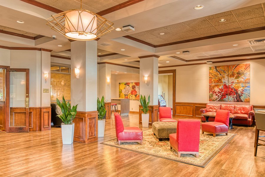 MCM Elegante Hotel | 2330 W Northwest Hwy, Dallas, TX 75220, USA | Phone: (214) 351-4477