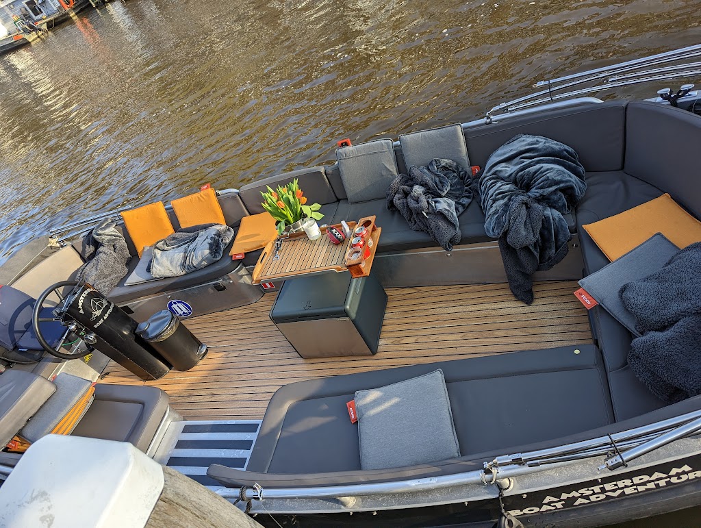 Amsterdam Boat Adventures | Open boat tours | Nieuwe Keizersgracht 1, 1018 DS Amsterdam, Netherlands | Phone: 06 48464743