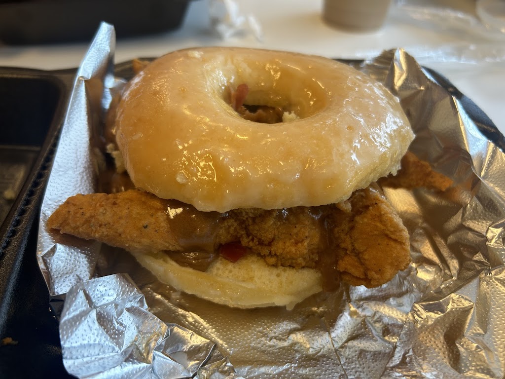 DoughJs Chicken and Donuts | 720 S Broad St, Brooksville, FL 34601, USA | Phone: (352) 848-3002