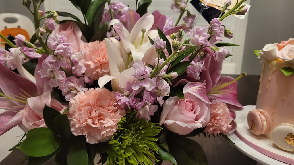 Flowers By Elena | 95 Broadway, Methuen, MA 01844 | Phone: (978) 683-4482