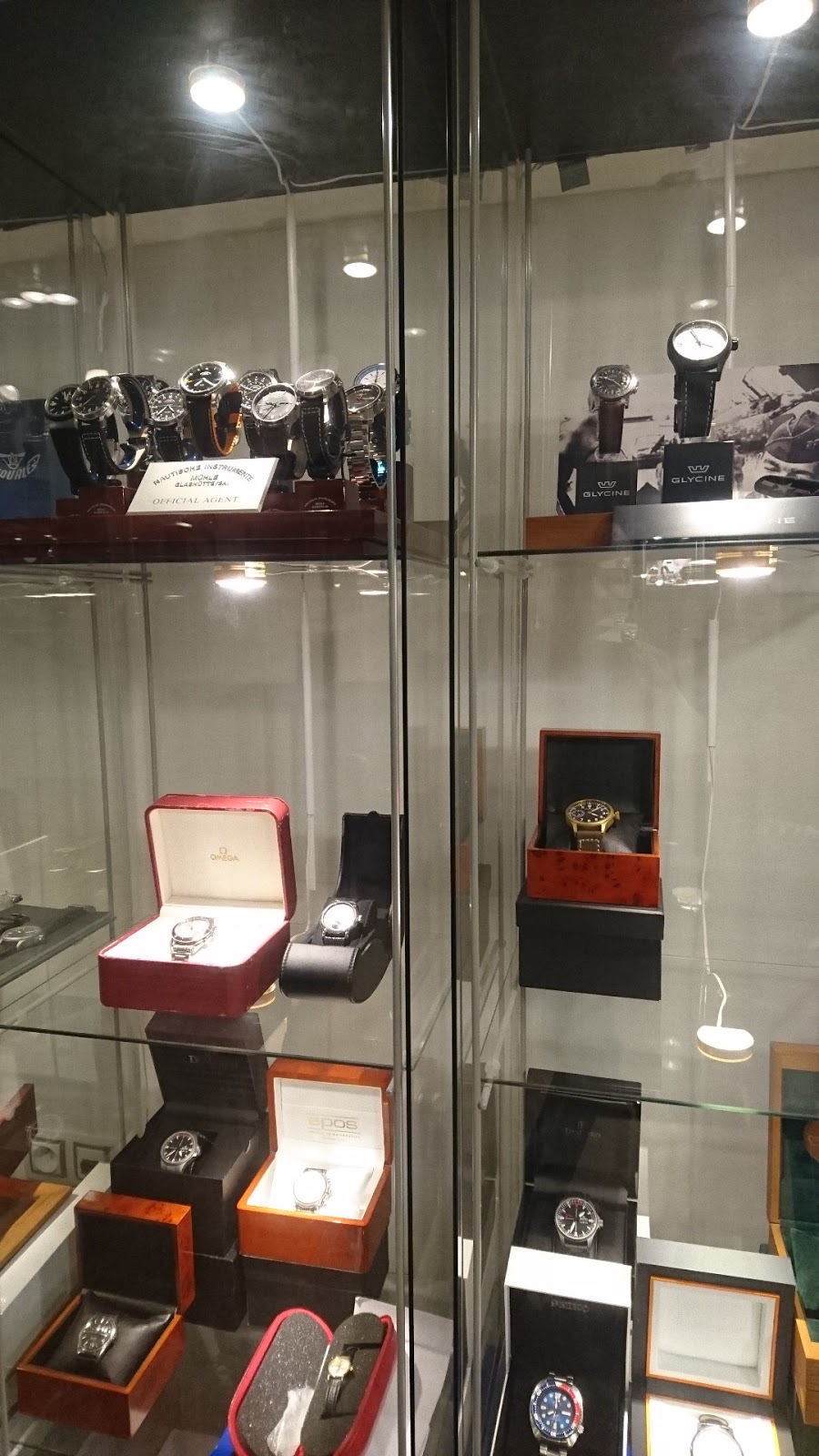 Chronoshop s.r.o. | Na Dělostřílnách 1060/4, 162 00 Praha 6, Czechia | Phone: 222 764 184