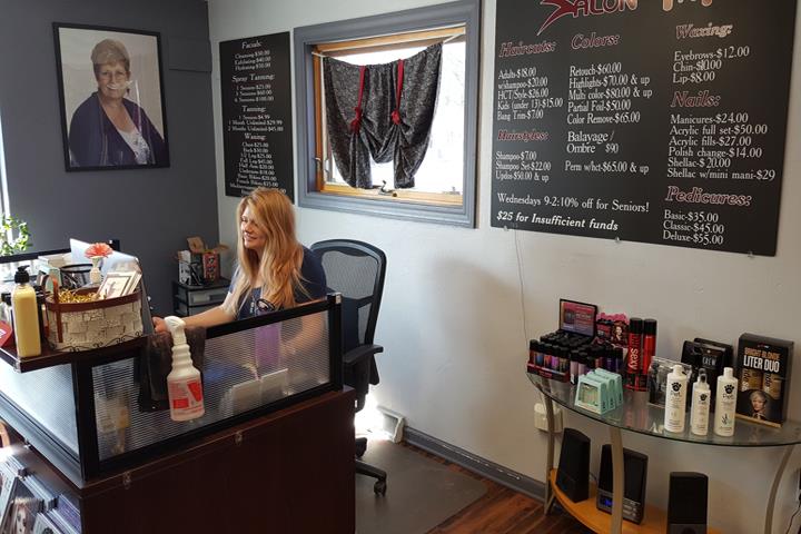 Salon TNT LLC | 132 W Main St, Marshall, WI 53559, USA | Phone: (608) 655-3090