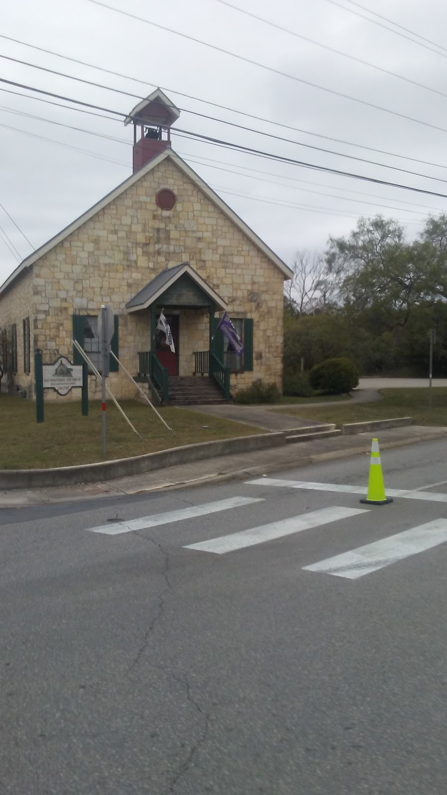 Kingdom Hall of Jehovahs Witnesses | 304 N School St, Boerne, TX 78006, USA | Phone: (830) 249-2452