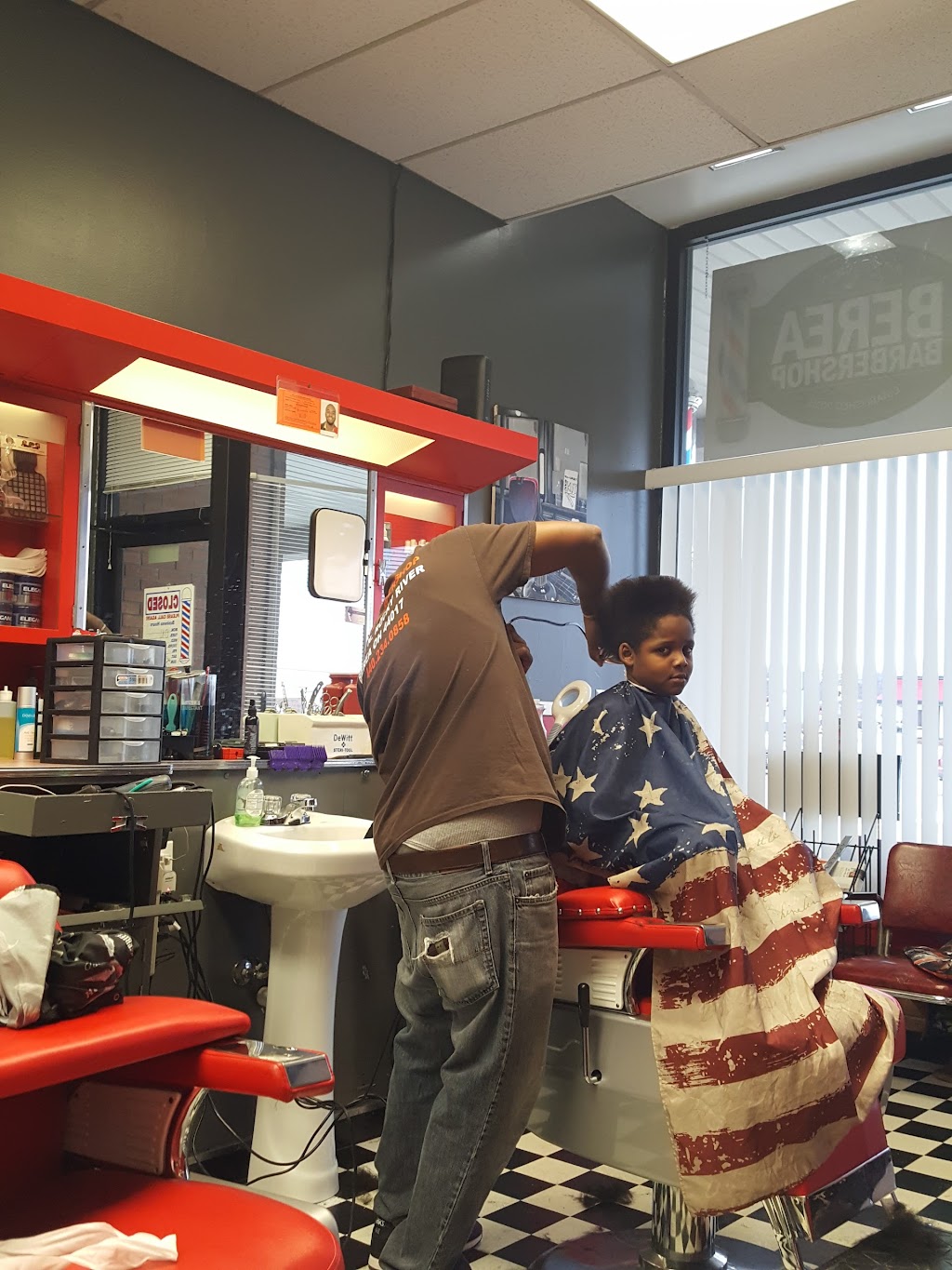 Berea Barbershop & Beauty Salon | 817 N Rocky River Dr, Berea, OH 44017, USA | Phone: (440) 234-0858