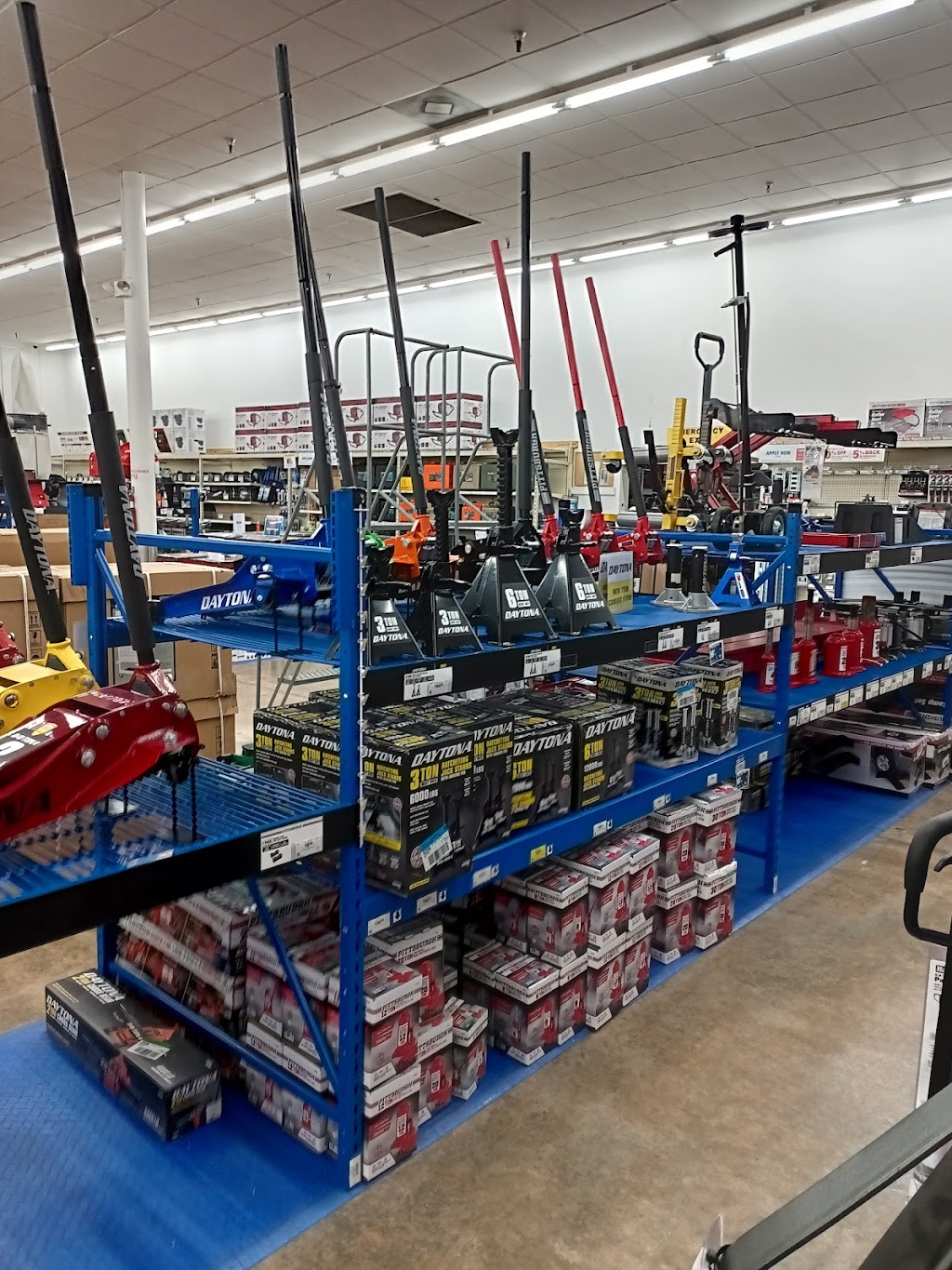 Harbor Freight Tools | 1000 US-190 BUS STE 41, Covington, LA 70433, USA | Phone: (985) 898-3496