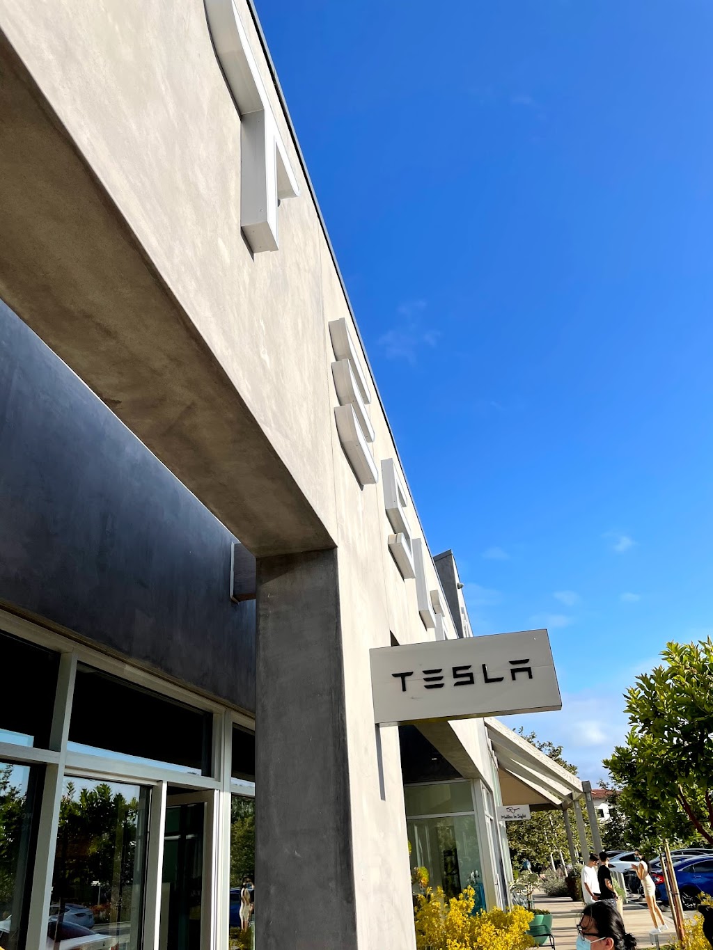 Tesla | 23401 Civic Center Way Building #2 Suite 2D, Malibu, CA 90265, USA | Phone: (310) 494-4018