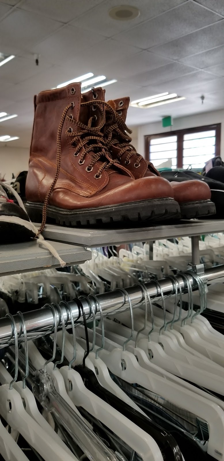 Union Rescue Mission Thrift Store | 280 E Arrow Hwy, Covina, CA 91722, USA | Phone: (626) 915-3417