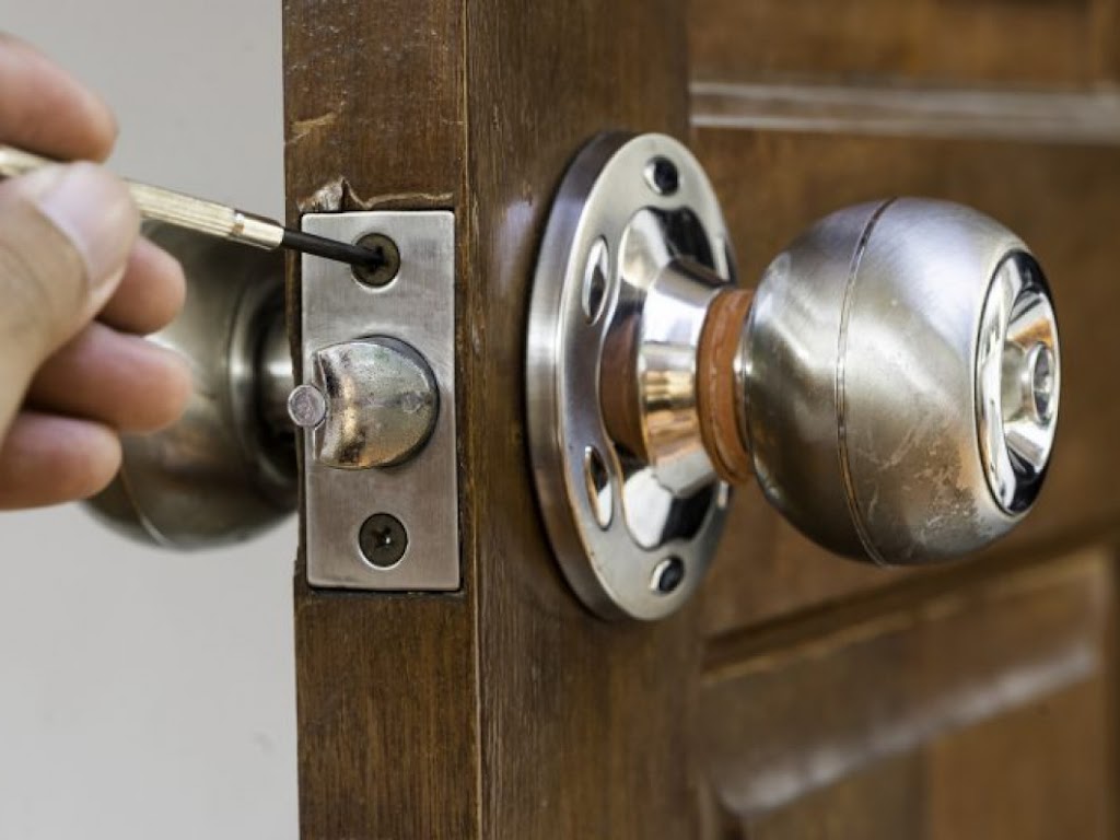 Residential Locks Repair Dallas TX | 4351 Dfw Turnpike, Dallas, TX 75211, USA | Phone: (214) 385-4594