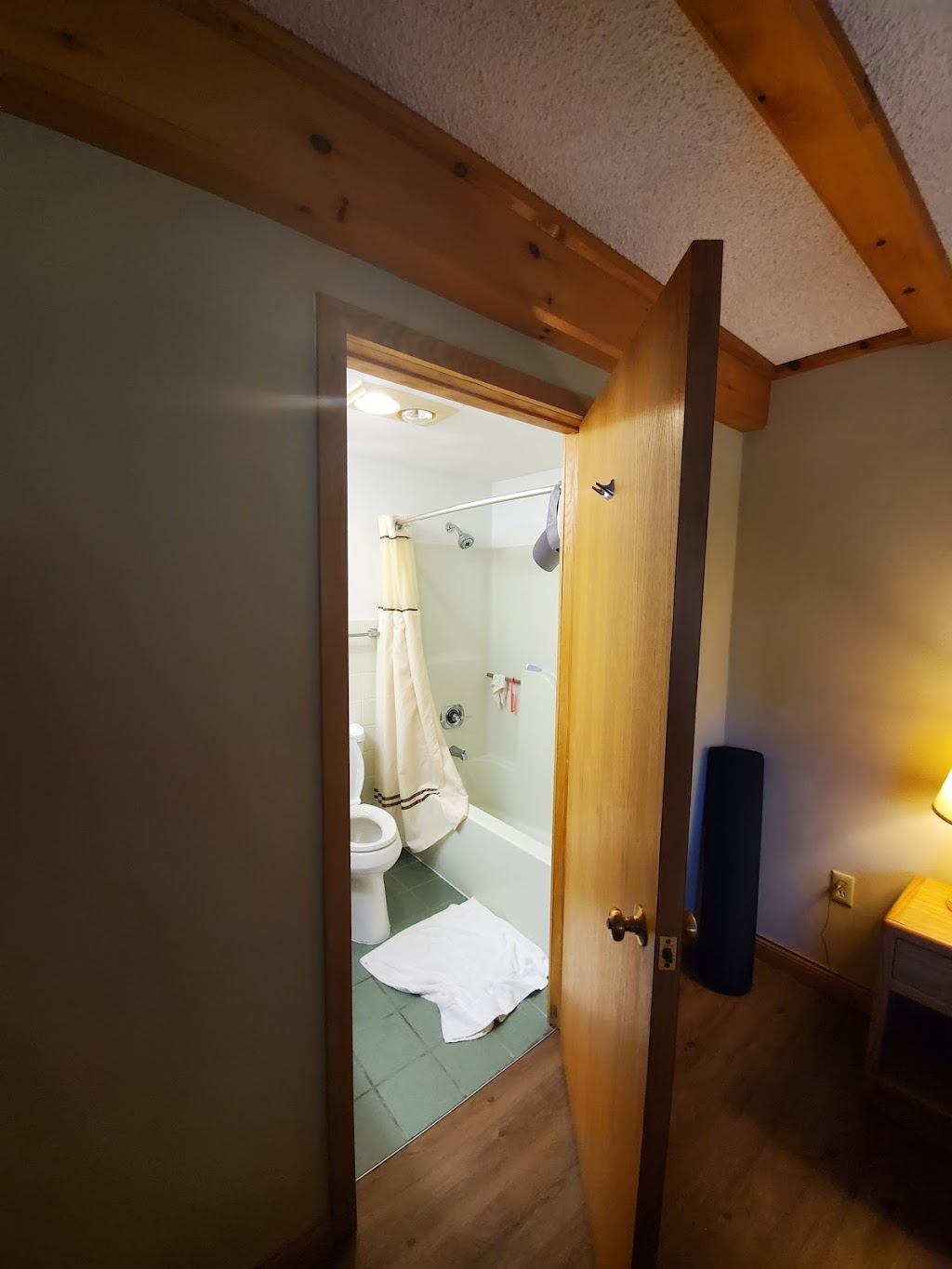 Chalet Landhaus Inn | 801 WI-69, New Glarus, WI 53574, USA | Phone: (608) 527-5234