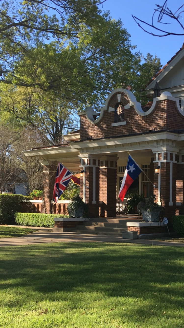 The English Merchants Inn | 717 W Main St, Waxahachie, TX 75165, USA | Phone: (214) 668-1762